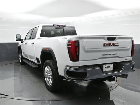 Used 2024 GMC Sierra 2500 SLT w/ SLT Convenience Package image 8