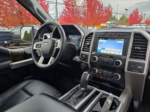 Used 2019 Ford F150 Lariat w/ Equipment Group 502A Luxury image 11