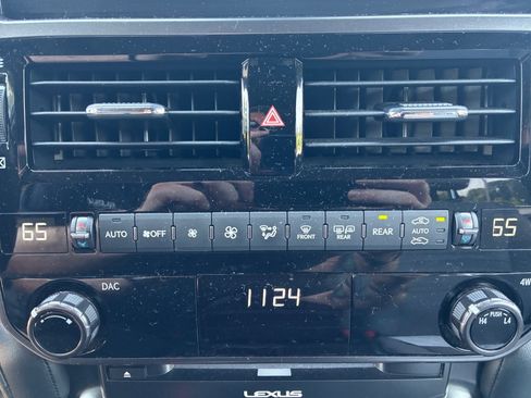 Used 2023 Lexus GX 460 w/ Black Line Special Edition AWD/4WD image 22