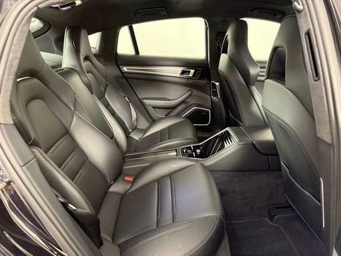 Used 2021 Porsche Panamera GTS image 27