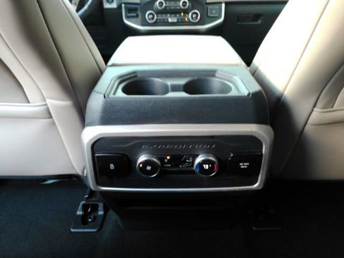 Used 2024 Ford Expedition Max XLT image 27