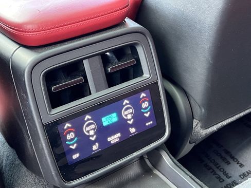 Used 2021 Porsche Taycan Turbo S image 19