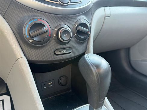 Used 2017 Hyundai Accent SE FWD image 19