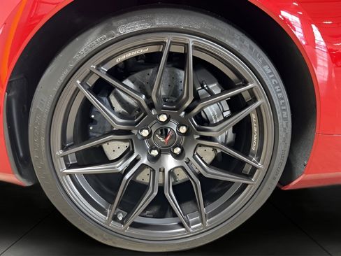 Used 2024 Chevrolet Corvette Z06 w/ Z07 Performance Package image 30