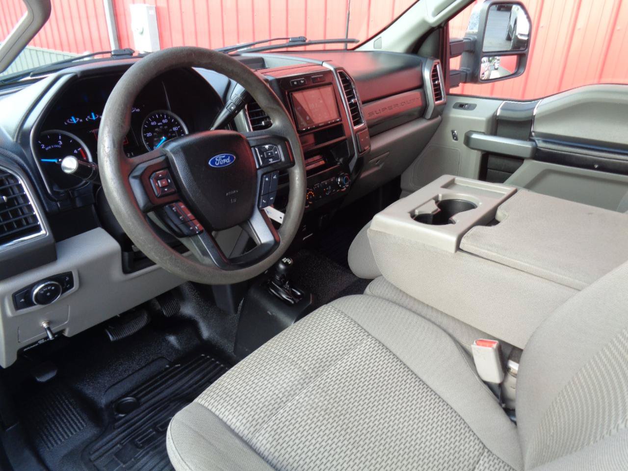 Used 2017 Ford F250 XLT AWD/4WD image 2