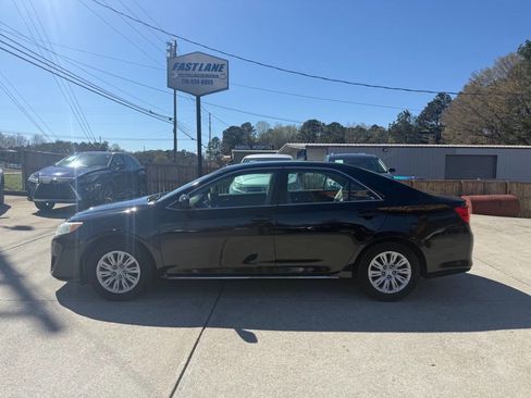Used 2013 Toyota Camry LE image 4