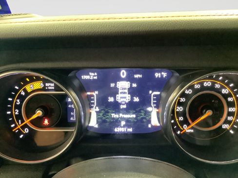 Used 2023 Jeep Wrangler Unlimited Rubicon AWD/4WD image 17