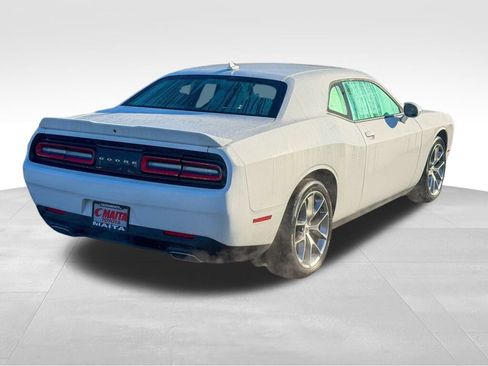 Used 2021 Dodge Challenger SXT w/ Plus Package image 7