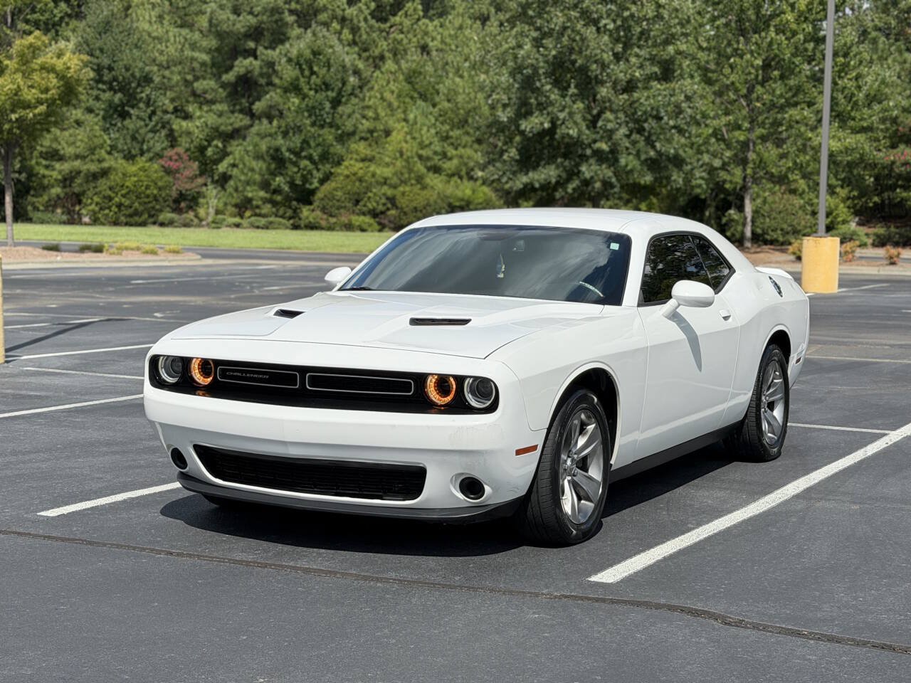 Used 2019 Dodge Challenger SXT RWD image 2
