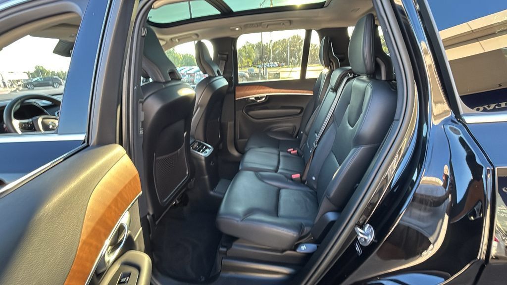 Certified 2023 Volvo XC90 T8 Plus w/ Protection Package Premier AWD/4WD image 10