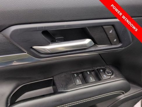 Used 2025 GMC Terrain Elevation image 23