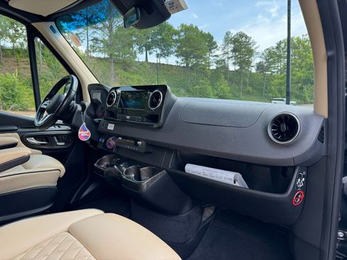 Used 2022 Mercedes-Benz Sprinter 3500 image 55