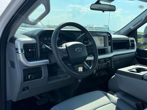 New 2026 Ford F350 XL w/ XL Chrome Package image 4