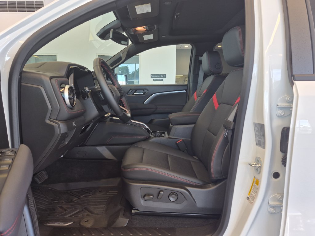 Used 2026 Chevrolet Colorado Z71 w/ Z71 Convenience Package 2 AWD/4WD image 14