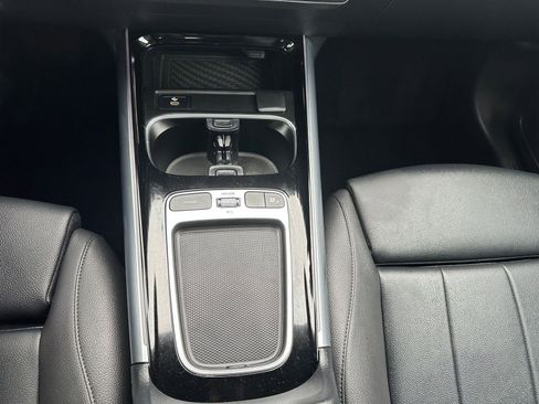 Used 2025 Mercedes-Benz GLA 250 4MATIC image 42