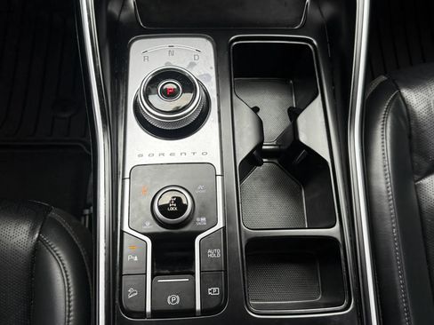 Used 2023 Kia Sorento EX AWD/4WD image 17