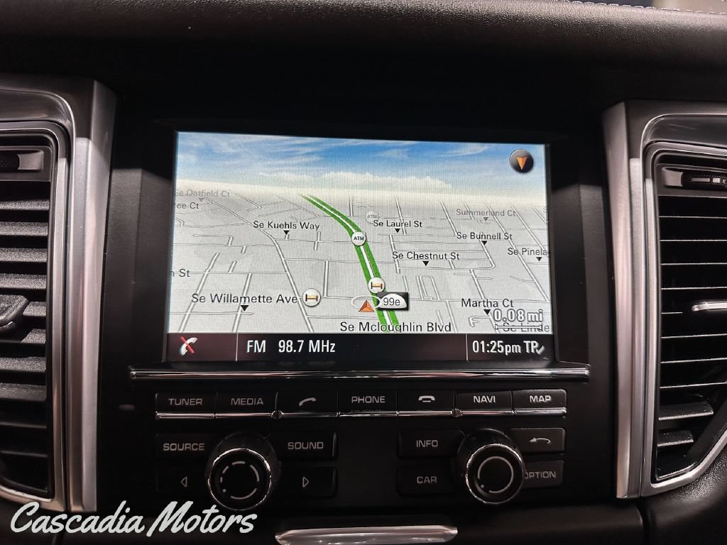 Used 2016 Porsche Macan Turbo AWD/4WD image 17