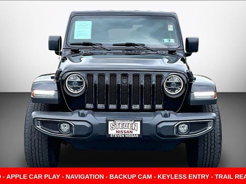 Used 2022 Jeep Wrangler Unlimited Sahara w/ LED Lighting Group AWD/4WD image 2
