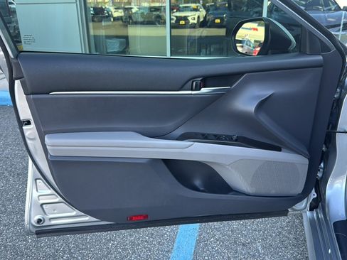 Used 2022 Toyota Camry LE FWD image 15