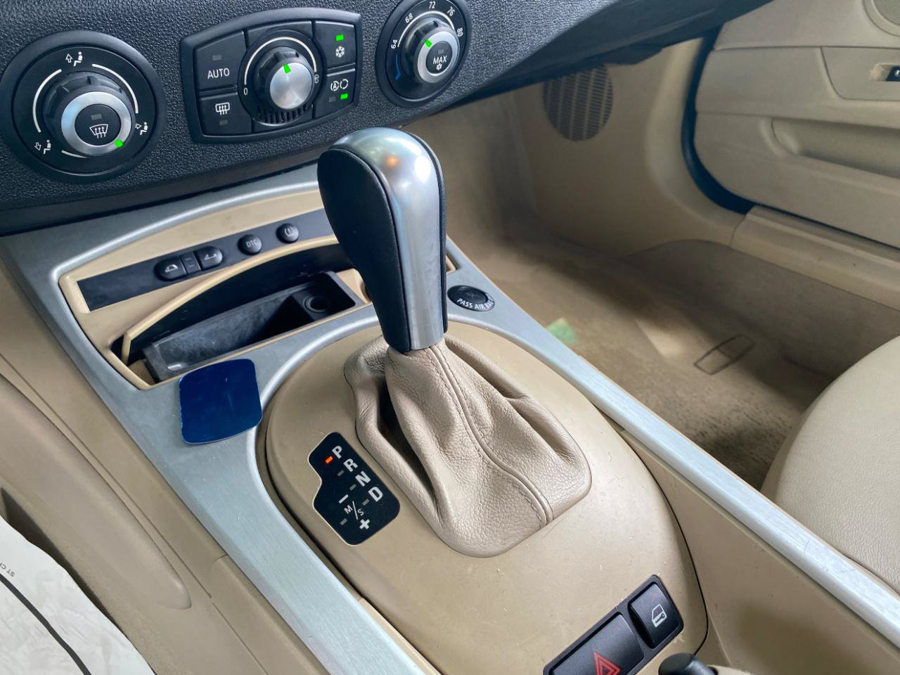 Used 2008 BMW Z4 3.0i RWD image 41