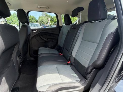 Used 2016 Ford Escape SE w/ Equipment Group 201A FWD image 12