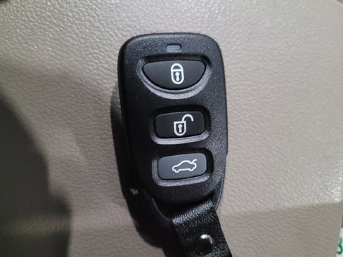 Used 2018 Hyundai Elantra SEL FWD image 32