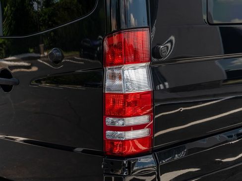 Used 2017 Mercedes-Benz Sprinter 2500 image 11