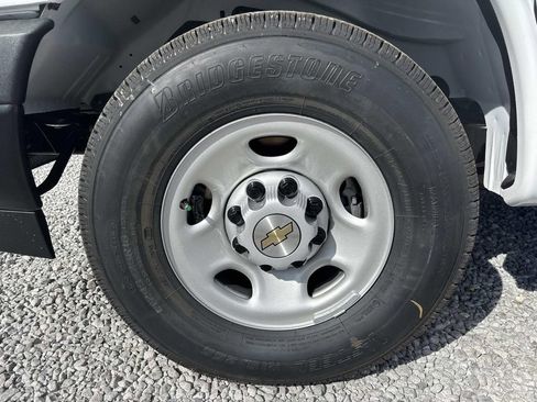New 2025 Chevrolet Express 2500 Work Van w/ Enhanced Convenience Package image 4