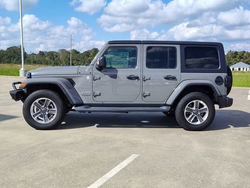 Used 2021 Jeep Wrangler Unlimited Sahara image 3