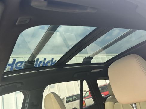 Used 2017 BMW X1 xDrive28i AWD/4WD image 29