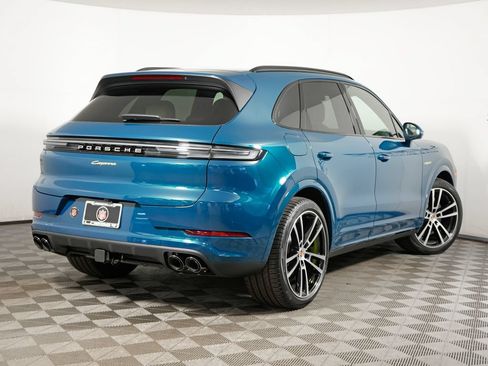 Certified 2026 Porsche Cayenne E-Hybrid AWD/4WD image 7