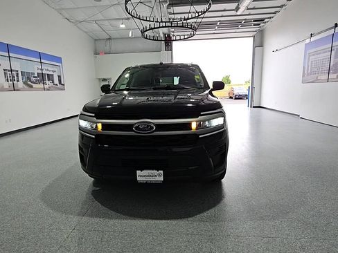 Used 2024 Ford Expedition XLT RWD image 3