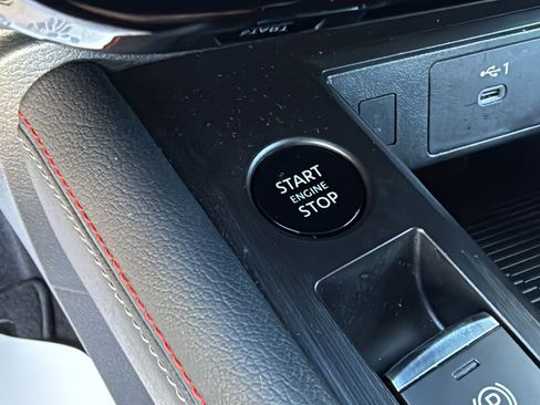 Certified 2025 Nissan Kicks SR image 12