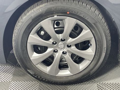 New 2026 Toyota Corolla LE w/ Carpet Mat Package (TMS) FWD image 9