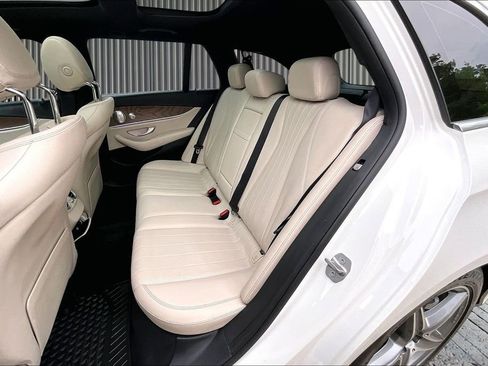 Used 2017 Mercedes-Benz E 400 4MATIC Wagon image 26