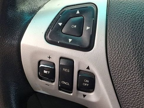 Used 2014 Ford Explorer XLT w/ Equipment Group 201A FWD image 20