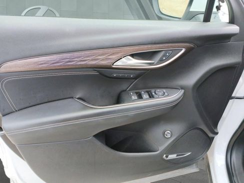 Used 2021 Buick Envision Avenir w/ Technology Package II FWD image 8
