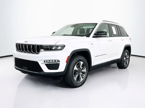 Used 2022 Jeep Grand Cherokee Limited 4xe AWD/4WD image 3