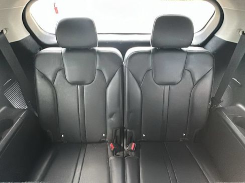 Used 2024 Kia Sorento S FWD image 31