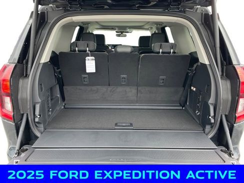 New 2025 Ford Expedition Active image 5