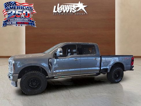 Used 2024 Ford F250 Platinum w/ FX4 Off-Road Package AWD/4WD image 3