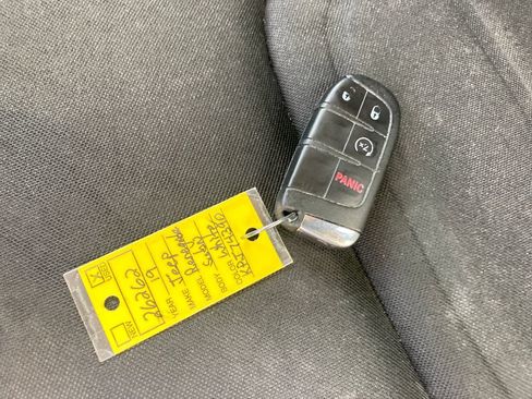 Used 2019 Jeep Renegade Latitude w/ Cold Weather Group AWD/4WD image 33