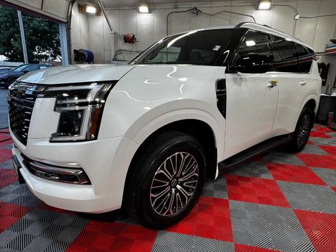 Used 2025 Nissan Armada Platinum AWD/4WD image 3