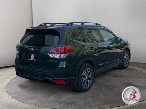 Used 2023 Subaru Forester Premium AWD/4WD image 4