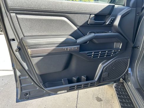 Certified 2025 Toyota 4Runner TRD Off-Road Premium AWD/4WD image 10