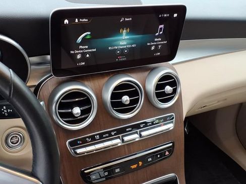 Used 2022 Mercedes-Benz GLC 300 image 5