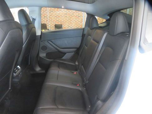 Used 2024 Tesla Model Y Long Range AWD/4WD image 20
