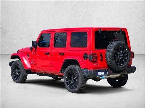 Used 2024 Jeep Wrangler Unlimited Sahara AWD/4WD image 7