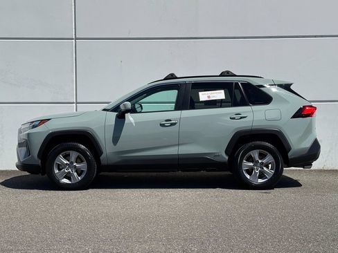 Certified 2022 Toyota RAV4 XLE w/ Convenience Package AWD/4WD image 4