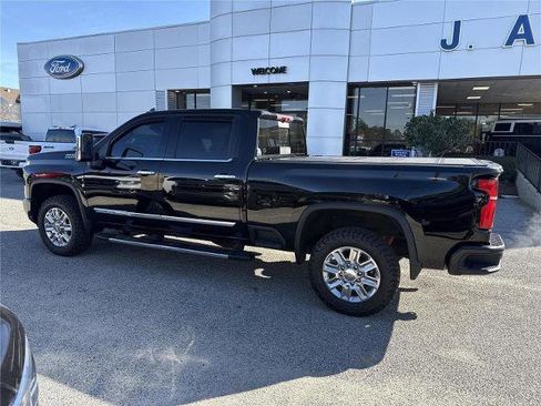 Used 2025 Chevrolet Silverado 2500 High Country w/ High Country Premium Package image 3